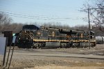 WNYP 6004, 6002 backing to their train